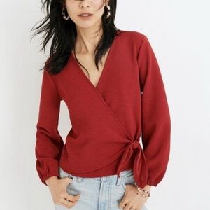 MADEWELL Texture & Thread Miller Crossbody Wrap Top In Crimson Small